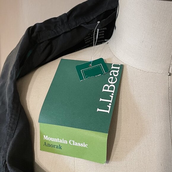 NWT L.L. Bean Mountain Classic Anorak M Reg - Picture 9 of 9